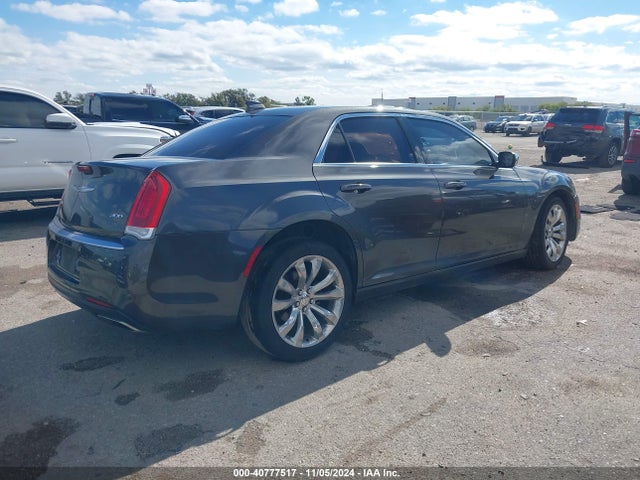 2C3CCAAG1KH569061 Chrysler 300 Touring