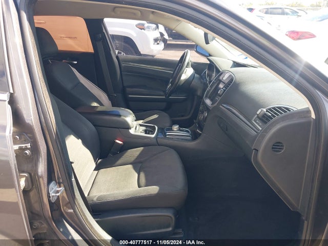 2C3CCAAG1KH569061 Chrysler 300 Touring