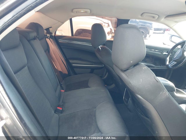 2C3CCAAG1KH569061 Chrysler 300 Touring
