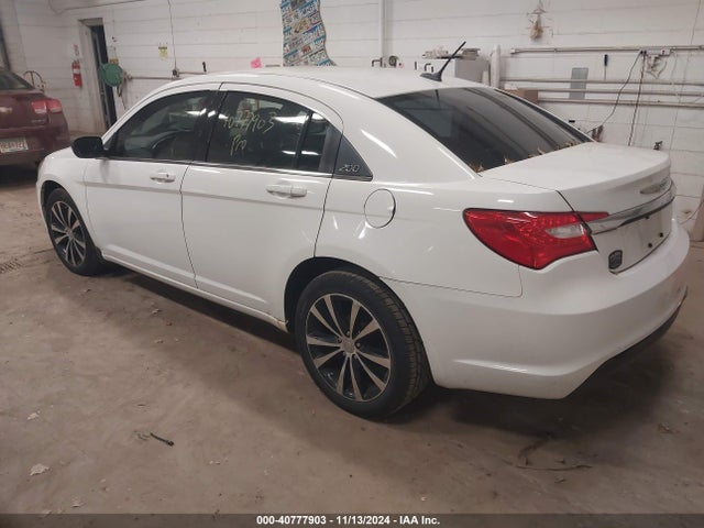1C3CCBBG1EN157657 Chrysler 200 Touring
