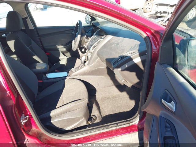 Ford FOCUS SE 2014 1FADP3K24EL400944 Image 5