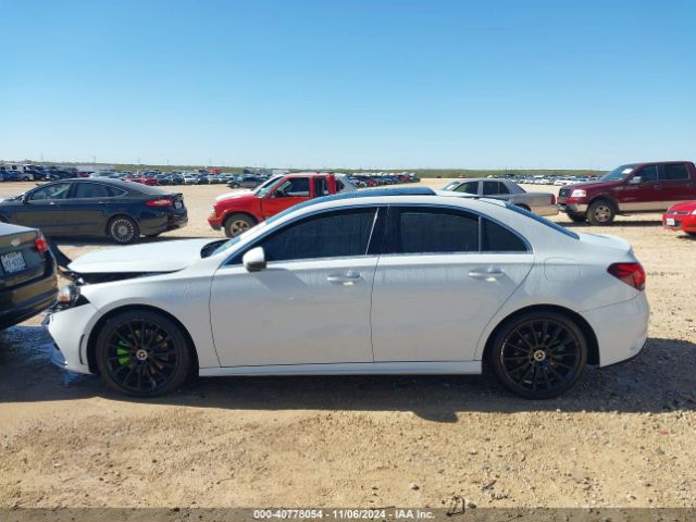 WDD3G4EB9KW021039 Mercedes-Benz A 220