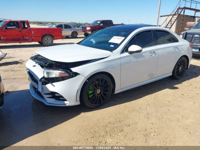 WDD3G4EB9KW021039 Mercedes-Benz A 220