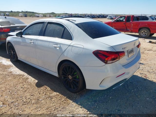 WDD3G4EB9KW021039 Mercedes-Benz A 220