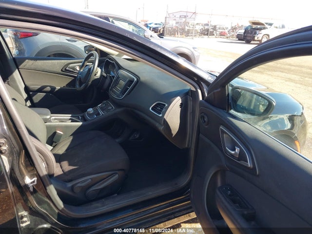 Chrysler 200 Limited 2015 1C3CCCAB7FN611536 Image 5