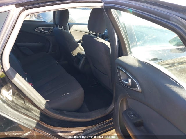 Chrysler 200 Limited 2015 1C3CCCAB7FN611536 Image 8