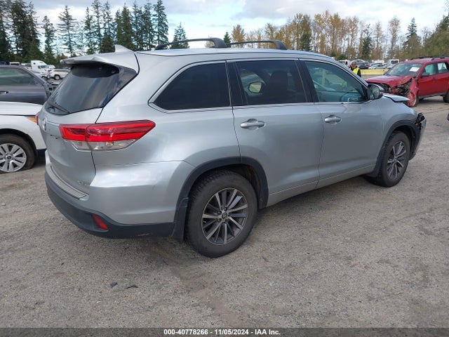 Toyota Highlander Xle 2017 5TDJZRFH7HS366302 Image 4