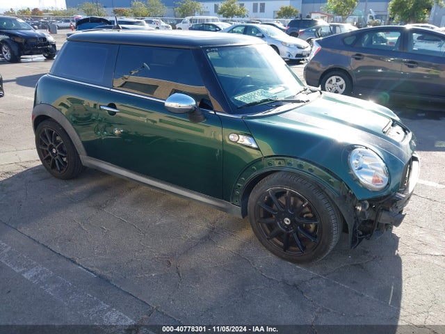 2011 MINI COOPER S WMWSV3C59BTY24418 Photo 0