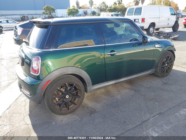 2011 MINI COOPER S WMWSV3C59BTY24418 Photo 3