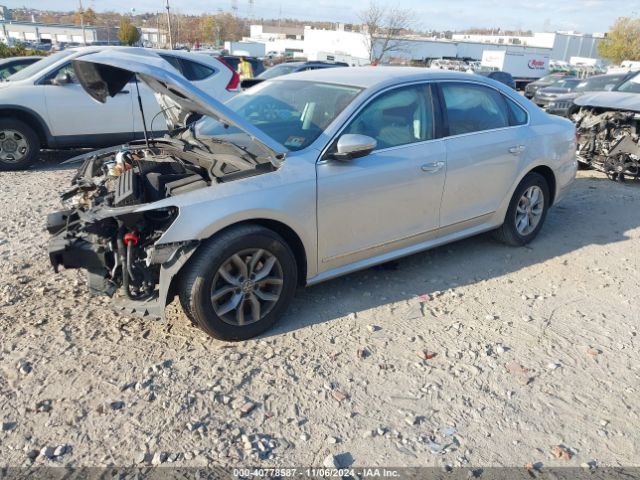 1VWAT7A35HC032611 Volkswagen Passat 1.8t S