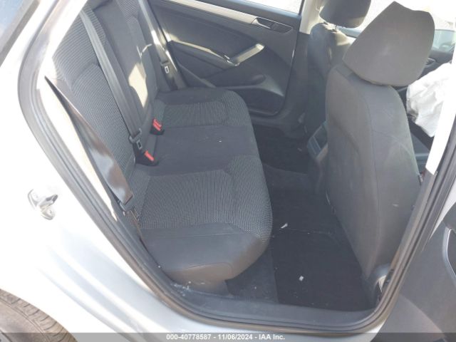 1VWAT7A35HC032611 Volkswagen Passat 1.8t S