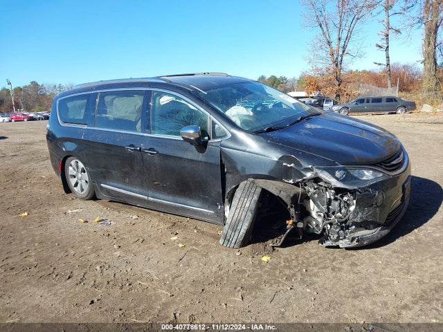 2C4RC1N72HR666126 Chrysler Pacifica Hybrid Platinum