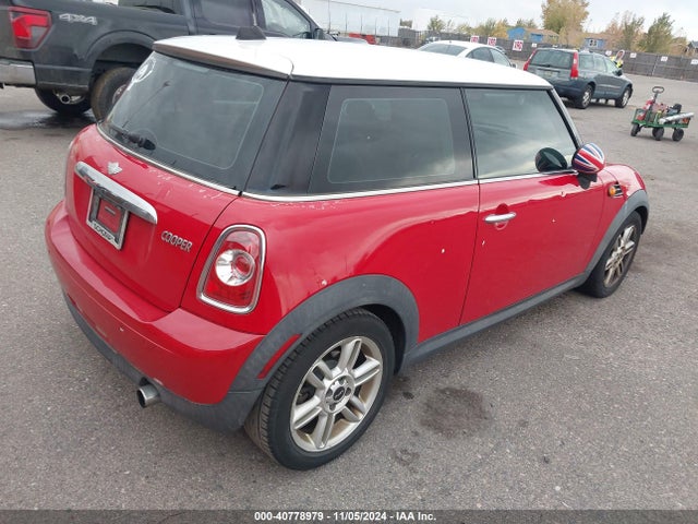 2011 MINI COOPER WMWSU3C52BT095276 Photo 3