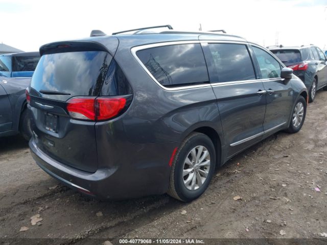 2018 CHRYSLER PACIFICA 2C4RC1BG1JR142685 Photo 3