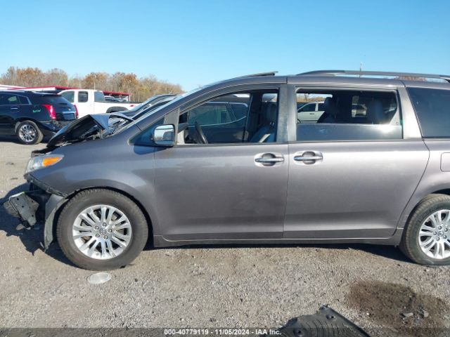 5TDYZ3DC4HS778129 Toyota Sienna Xle 8 Passenger