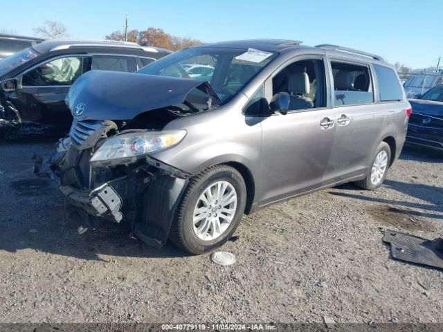 5TDYZ3DC4HS778129 Toyota Sienna Xle 8 Passenger