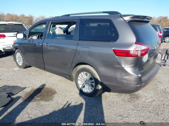 5TDYZ3DC4HS778129 Toyota Sienna Xle 8 Passenger