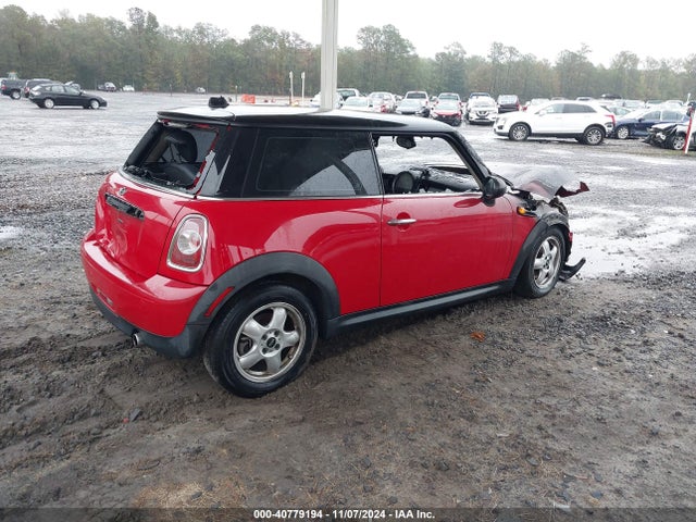 2011 MINI COOPER WMWSU3C58BT096450 Photo 3