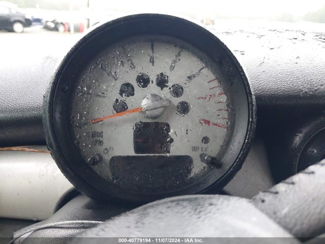 2011 MINI COOPER WMWSU3C58BT096450 Photo 6
