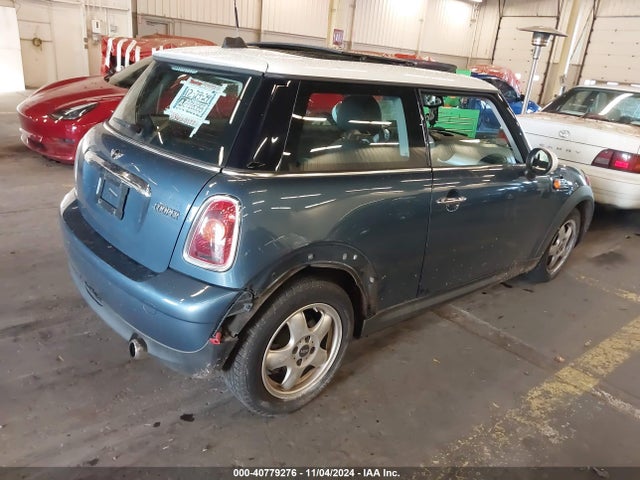 2010 MINI COOPER WMWMF3C5XATZ64126 Photo 3