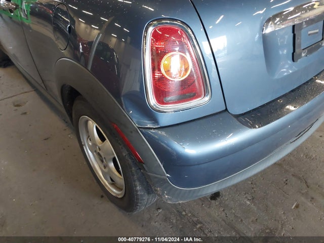 2010 MINI COOPER WMWMF3C5XATZ64126 Photo 5