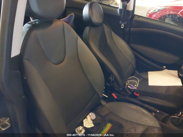 2010 MINI COOPER WMWMF3C5XATZ64126 Photo 7