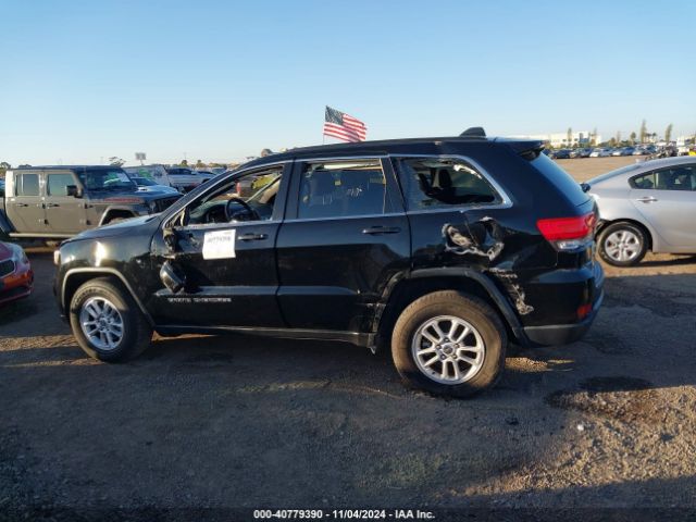 1C4RJFAG2JC246017 Jeep Grand Cherokee Laredo 4x4