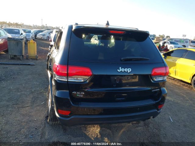 1C4RJFAG2JC246017 Jeep Grand Cherokee Laredo 4x4