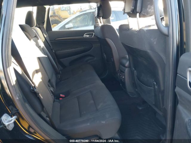 1C4RJFAG2JC246017 Jeep Grand Cherokee Laredo 4x4