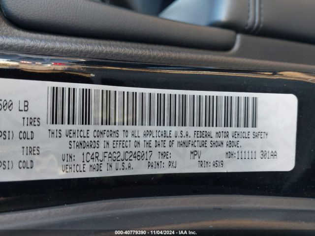 1C4RJFAG2JC246017 Jeep Grand Cherokee Laredo 4x4