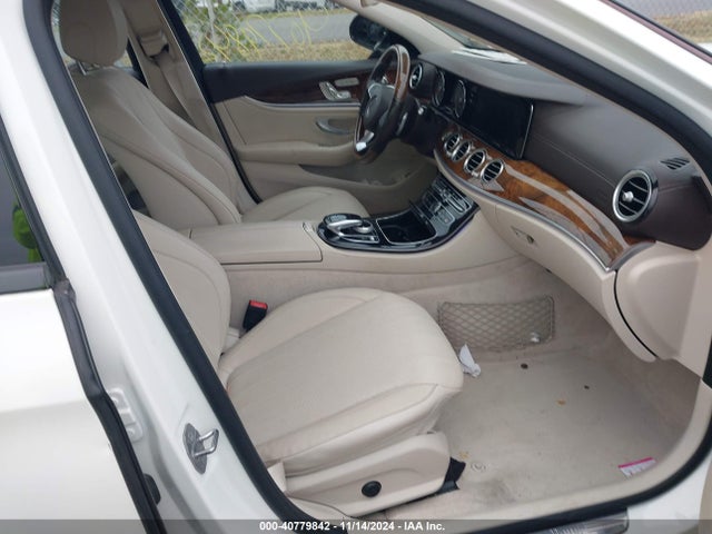 WDDZF4JB7HA097948 Mercedes-Benz E 300