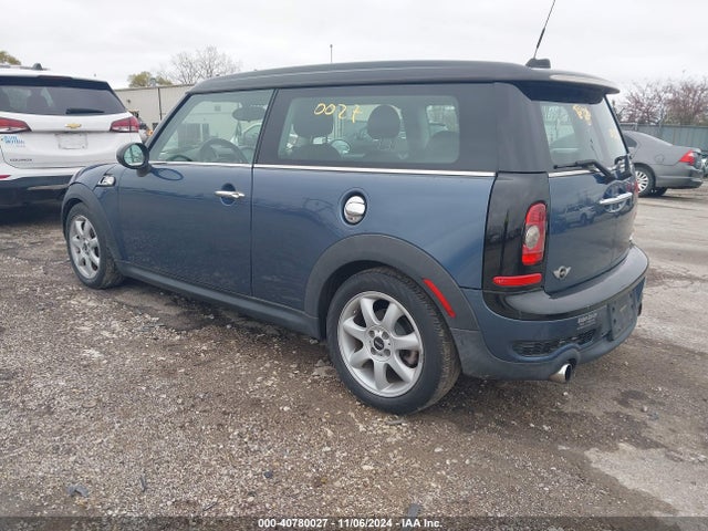 2010 MINI COOPER S CLUBMAN WMWMM3C57ATP93891 Photo 2
