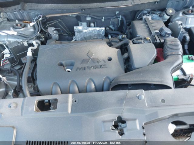 JA4AZ3A31EZ014166 Mitsubishi Outlander Se