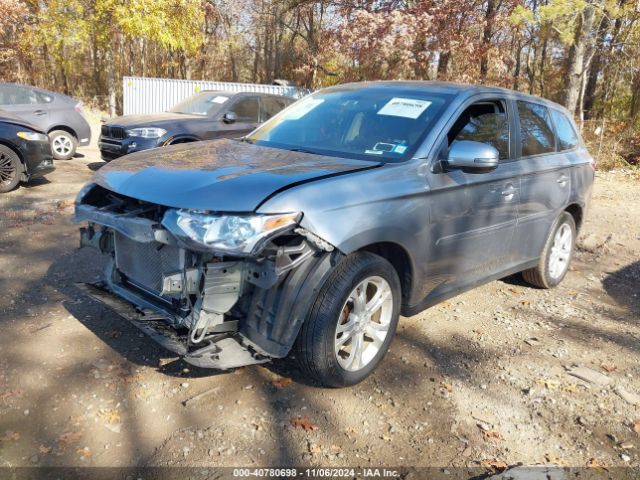 JA4AZ3A31EZ014166 Mitsubishi Outlander Se