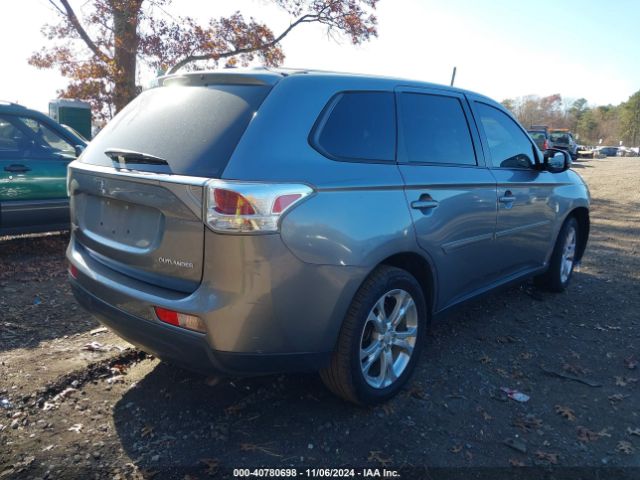 JA4AZ3A31EZ014166 Mitsubishi Outlander Se