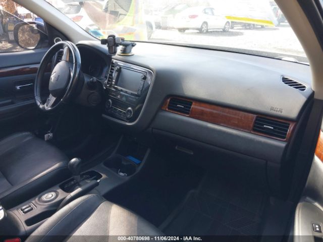 JA4AZ3A31EZ014166 Mitsubishi Outlander Se