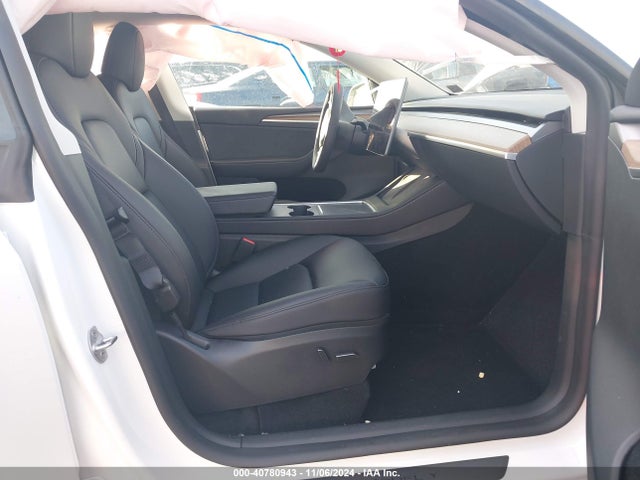 2023 TESLA MODEL Y 7SAYGDEE5PF799248 Photo 4