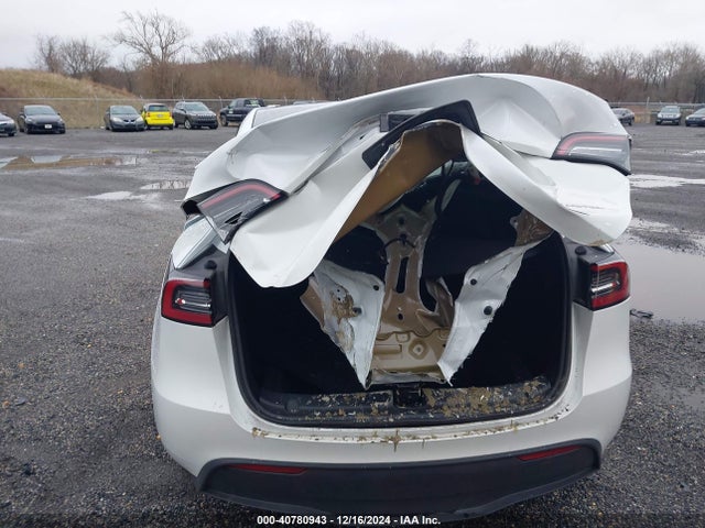 2023 TESLA MODEL Y 7SAYGDEE5PF799248 Photo 5