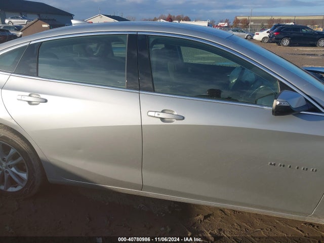Chevrolet MALIBU LT 2018 1G1ZD5ST9JF202164 Image 13
