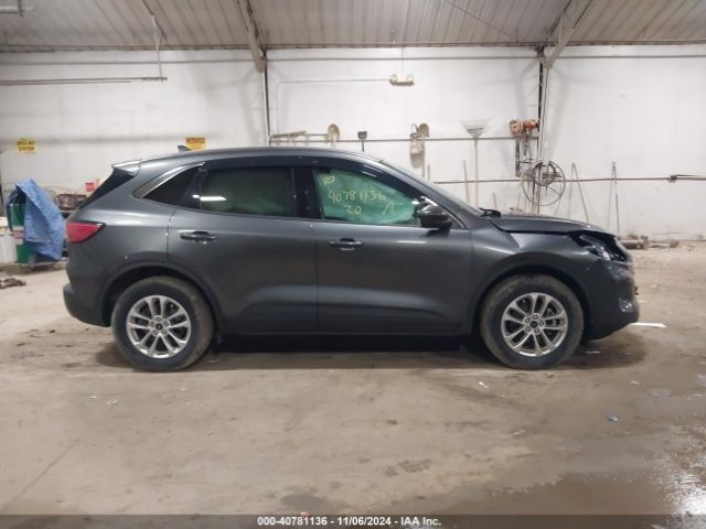 1FMCU9G62LUA97808 Ford ESCAPE SE