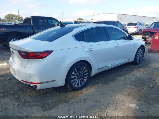 KNALC4J17H5073607 KIA Cadenza Technology