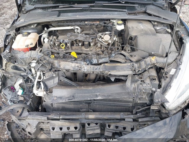 Ford FOCUS SE 2017 1FADP3F20HL292045 Image 10