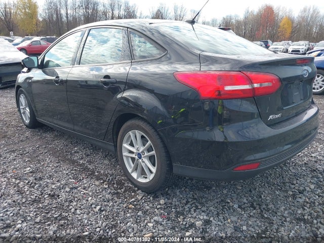 Ford FOCUS SE 2017 1FADP3F20HL292045 Image 3