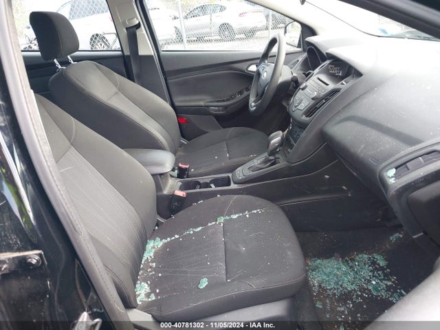 Ford FOCUS SE 2017 1FADP3F20HL292045 Image 5
