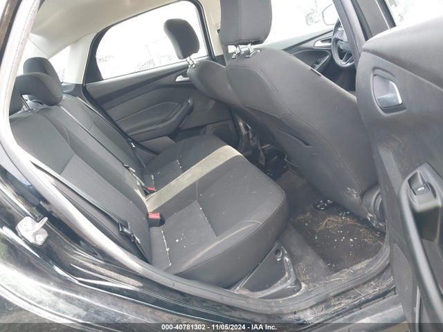Ford FOCUS SE 2017 1FADP3F20HL292045 Image 8