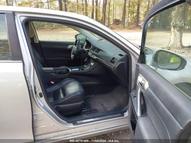 Lexus CT 200H 2014 JTHKD5BH4E2188108 Image 5