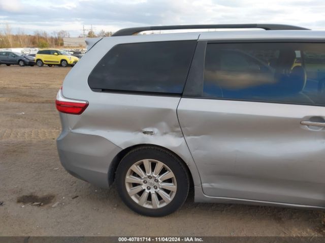 5TDYK3DC4FS658543 Toyota Sienna Limited 7 Passenger