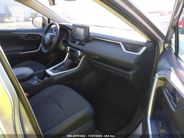 Toyota RAV4 LE 2019 2T3G1RFV7KC049862 Image 5