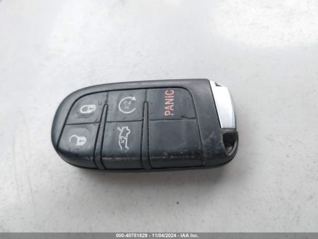 1C3CCCEG8FN656930 Chrysler 200 C