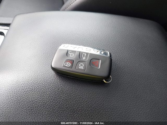 SADCJ2EV0JA268153 Jaguar F-pace 35t Premium